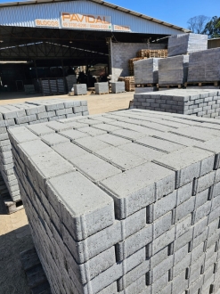 Pavidal - Blocos e Pavers, Artefatos em Concreto, Meio fio e Mini Guias, Tubos, Caladas. - 