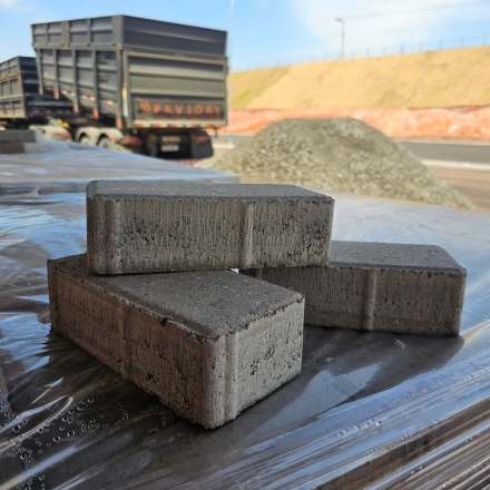 Pavidal - Blocos e Pavers, Artefatos em Concreto, Meio fio e Mini Guias, Tubos, Caladas. - 